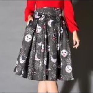 Pinup girl moon Maiden Little June